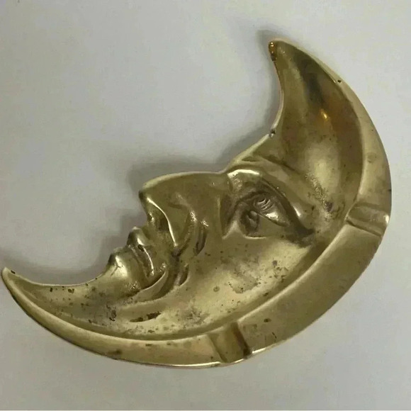 Beautiful antique brass crescent moon / man in the moon celestial ashtray - Picture 2 of 10
